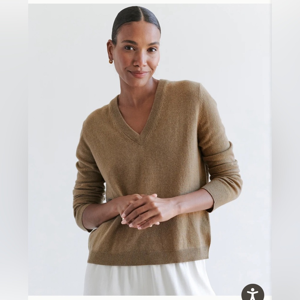 Jenni Kayne Flynn Cashmere V Neck in color Doe